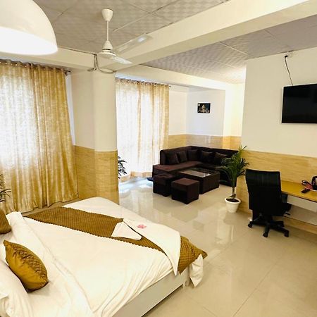 Hotel Relax In - Noida Sector 18 エクステリア 写真