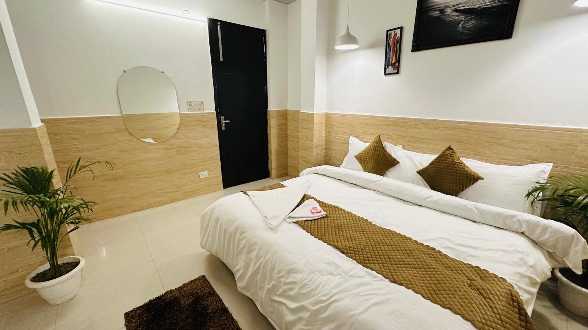 Hotel Relax In - Noida Sector 18 エクステリア 写真