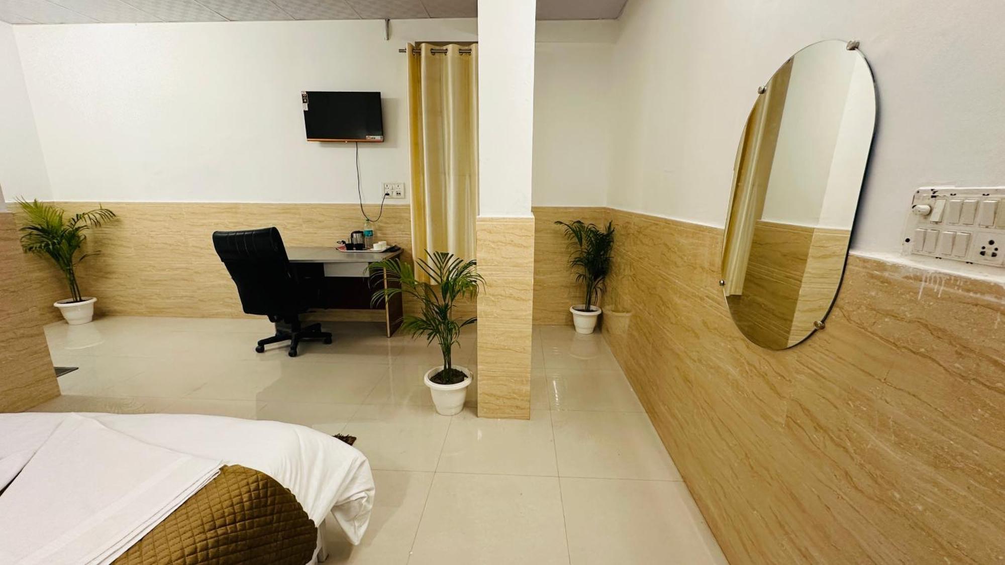 Hotel Relax In - Noida Sector 18 エクステリア 写真