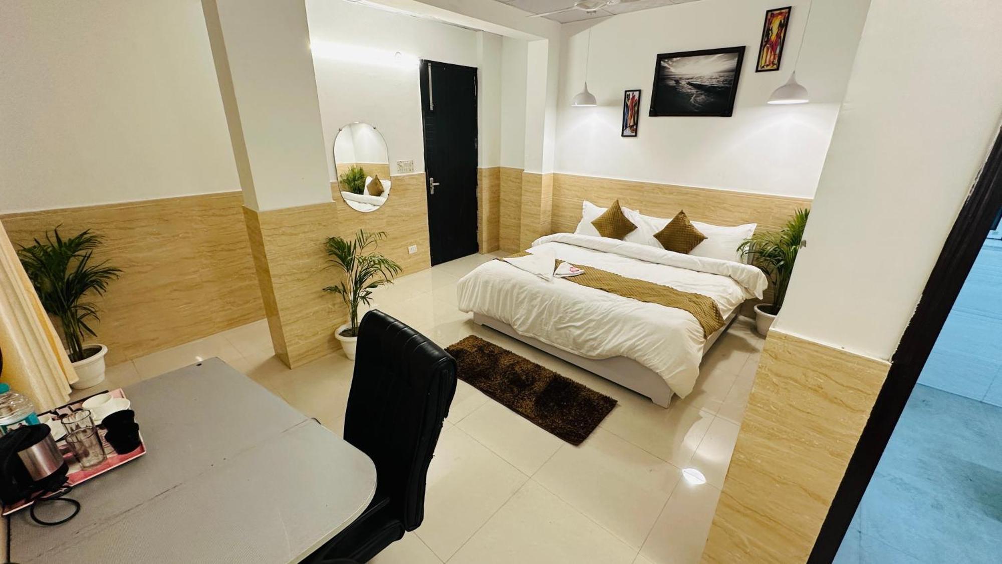 Hotel Relax In - Noida Sector 18 エクステリア 写真